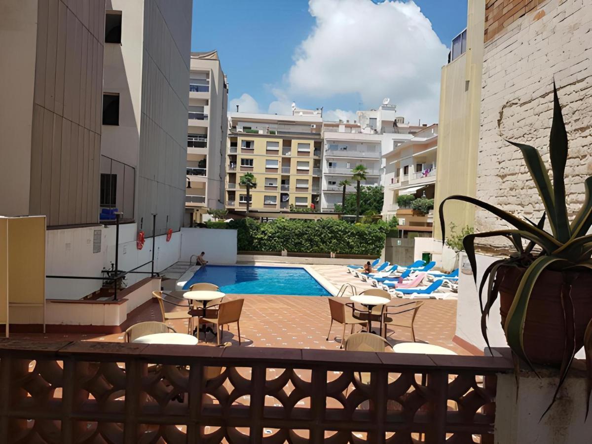 Castella Apartahotel *