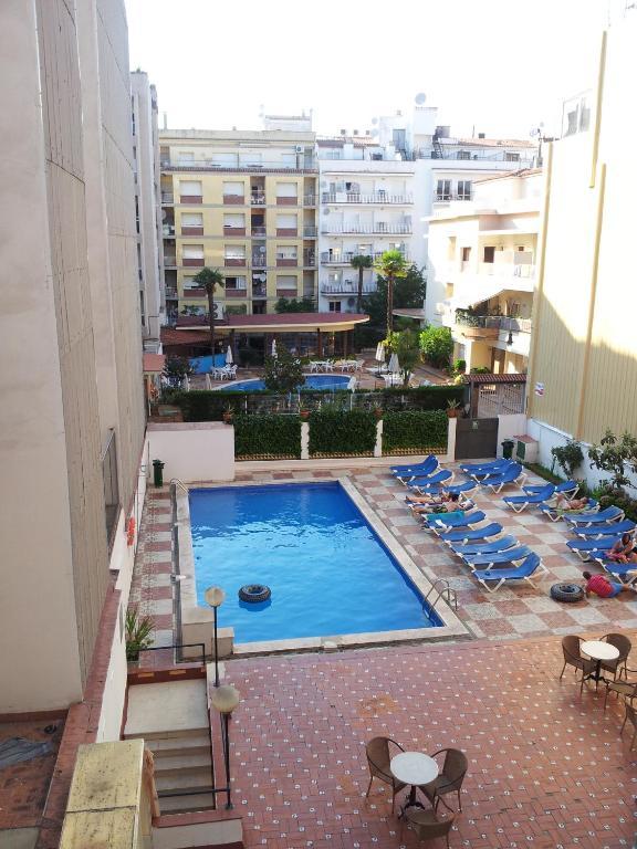 Apartahotel Castella *